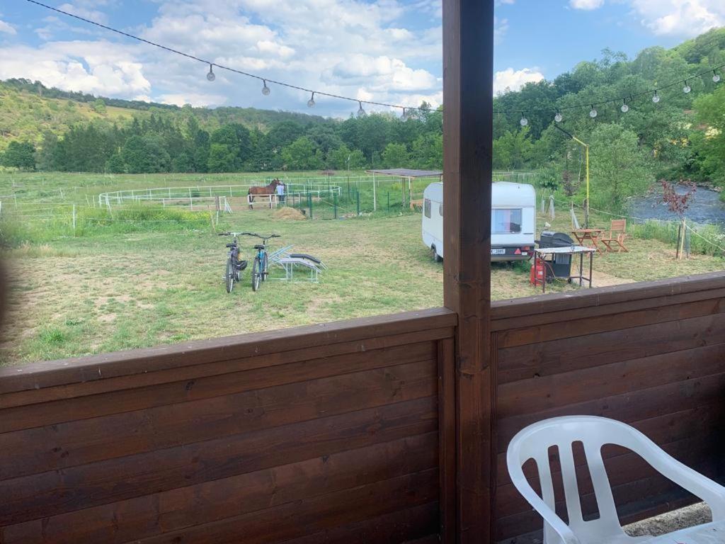 Ubytovani V Karavanu Bzany Luaran gambar